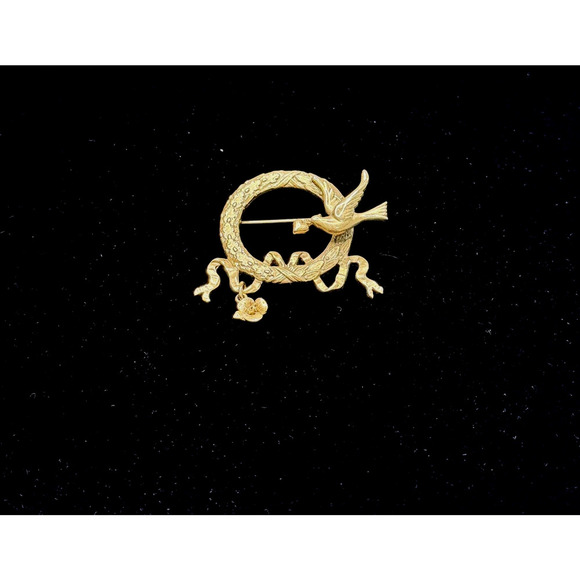 Vintage 1928 Gold Tone Bird Wreath Pin Dangle Brooch Large - Picture 1 of 6